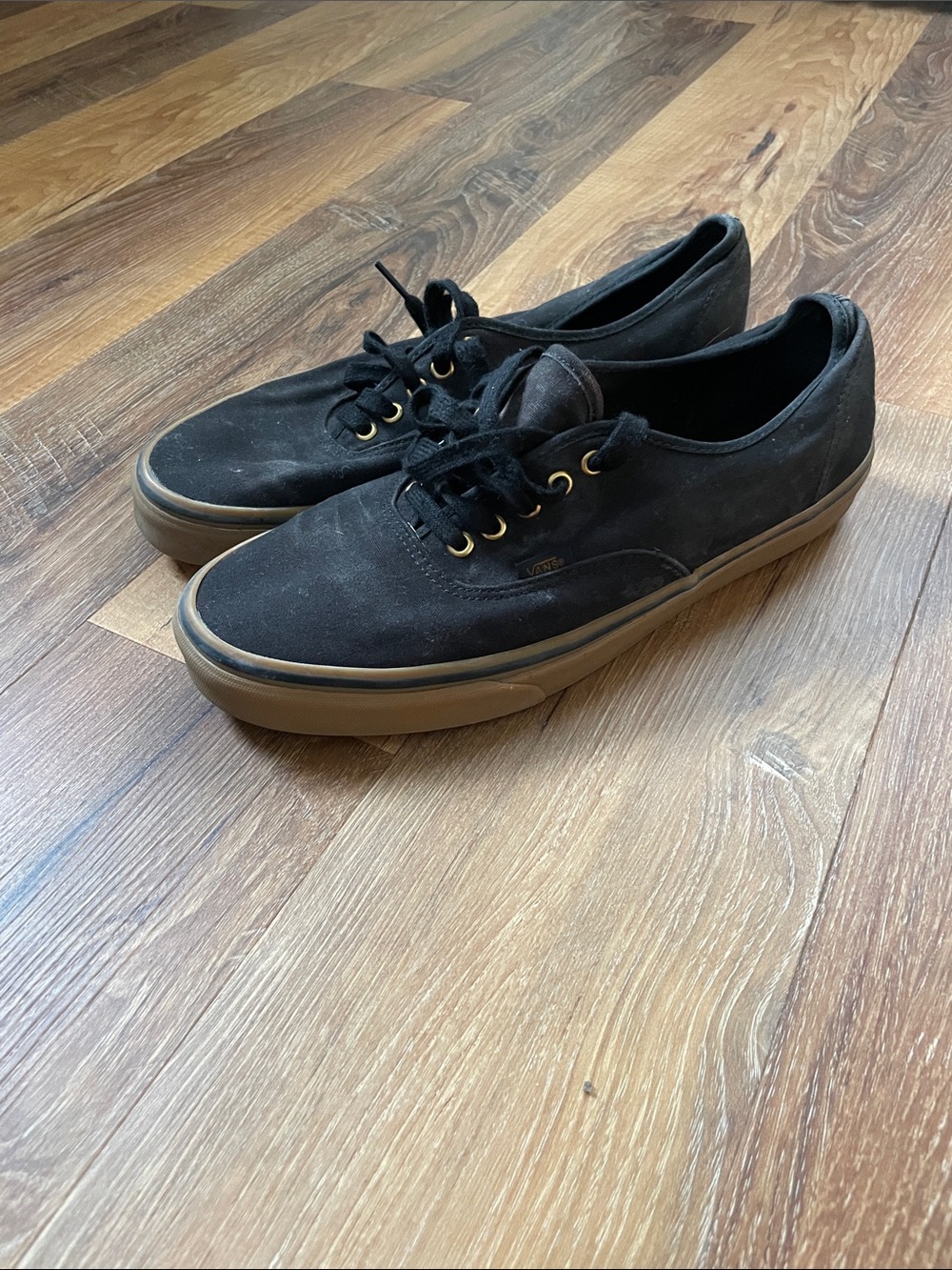 Black Men's Low-Top Canvas Sneakers with Gum Sole